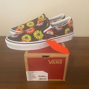 Women’s Size 8.5 Floral Vans Classic Slip On Sneakers - Brand New